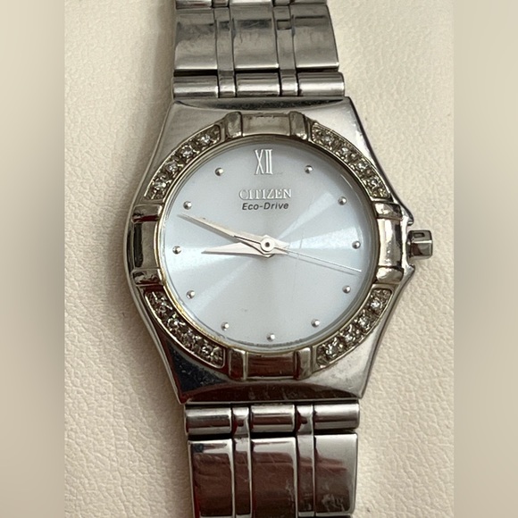 Citizen Eco-Drive Ladies Watch Genuine Diamonds White Dial Stainless Bracelet - Picture 5 of 15